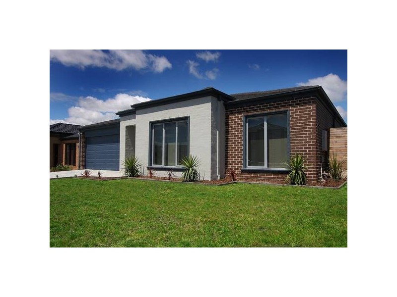 7 Alpine Heath Way, Lyndhurst VIC 3975