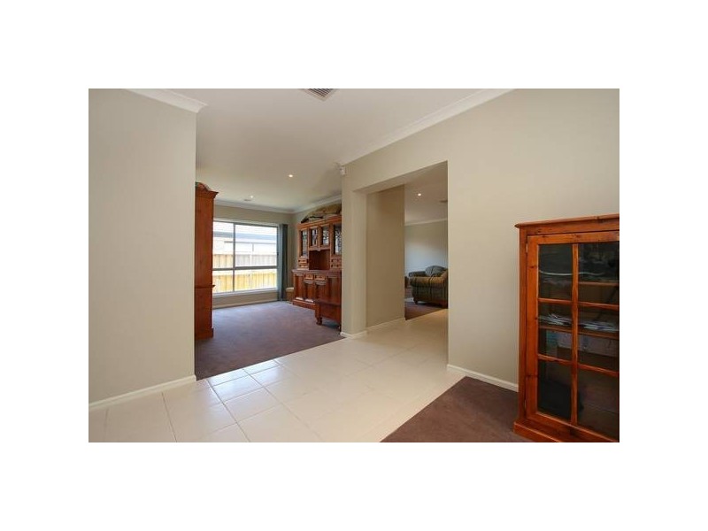 7 Alpine Heath Way, Lyndhurst VIC 3975