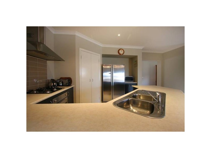 7 Alpine Heath Way, Lyndhurst VIC 3975