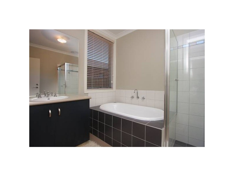 7 Alpine Heath Way, Lyndhurst VIC 3975