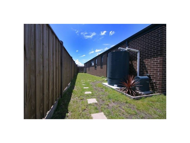 7 Alpine Heath Way, Lyndhurst VIC 3975