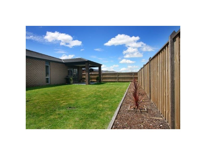 7 Alpine Heath Way, Lyndhurst VIC 3975