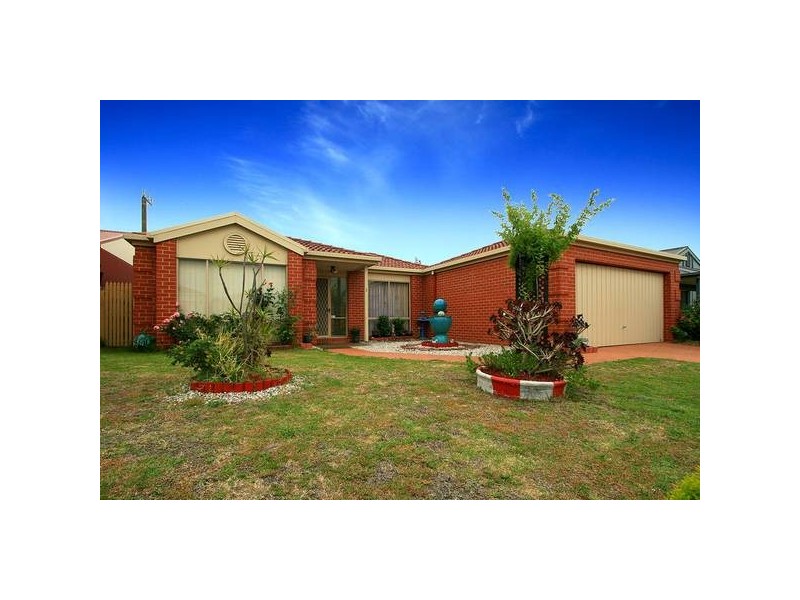 9 The Retreat, Hampton Park VIC 3976