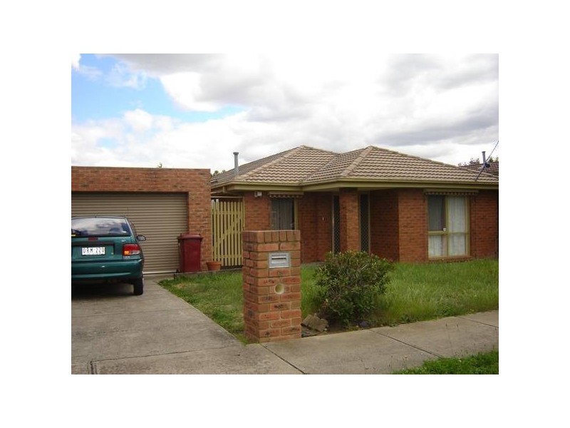 13 Emma Court, Hampton Park VIC 3976