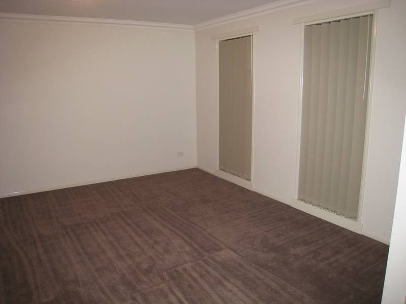 16 Tekarra Drive, Hampton Park VIC 3976