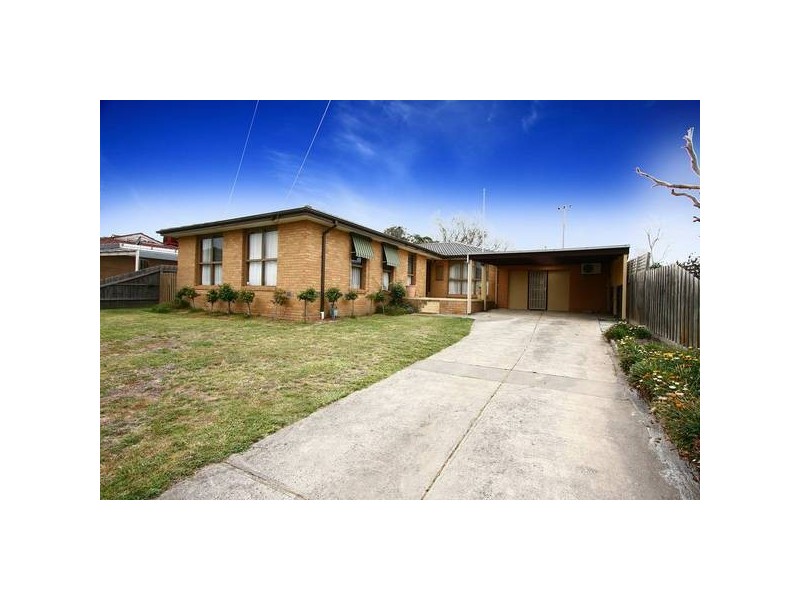 27 Hampton Drive, Hampton Park VIC 3976