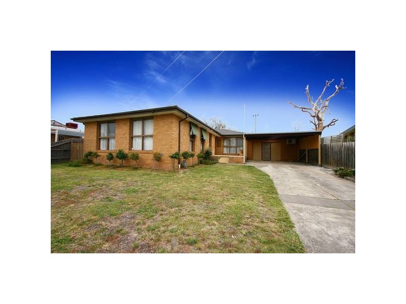 27 Hampton Drive, Hampton Park VIC 3976