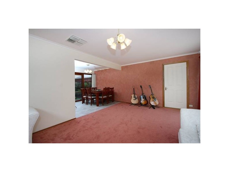 27 Hampton Drive, Hampton Park VIC 3976