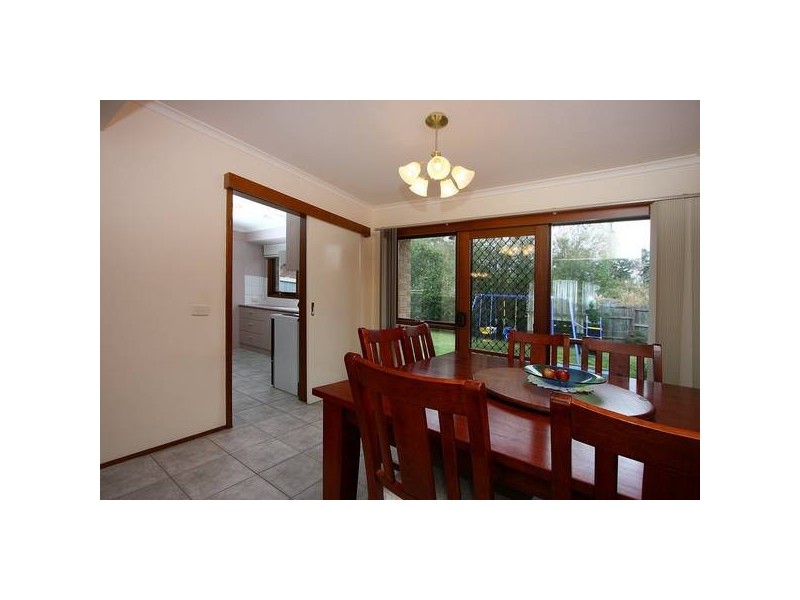 27 Hampton Drive, Hampton Park VIC 3976