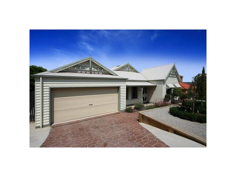 27 Caversham Terrace, Lynbrook VIC 3975
