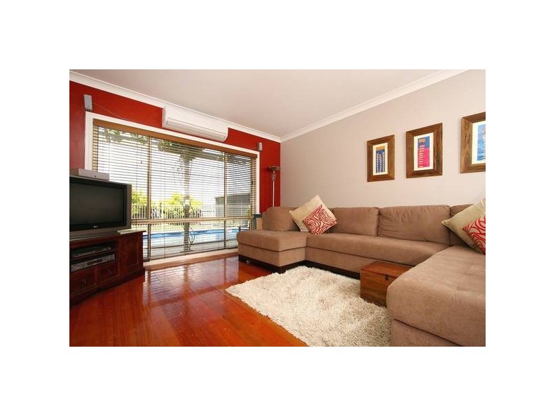 27 Caversham Terrace, Lynbrook VIC 3975