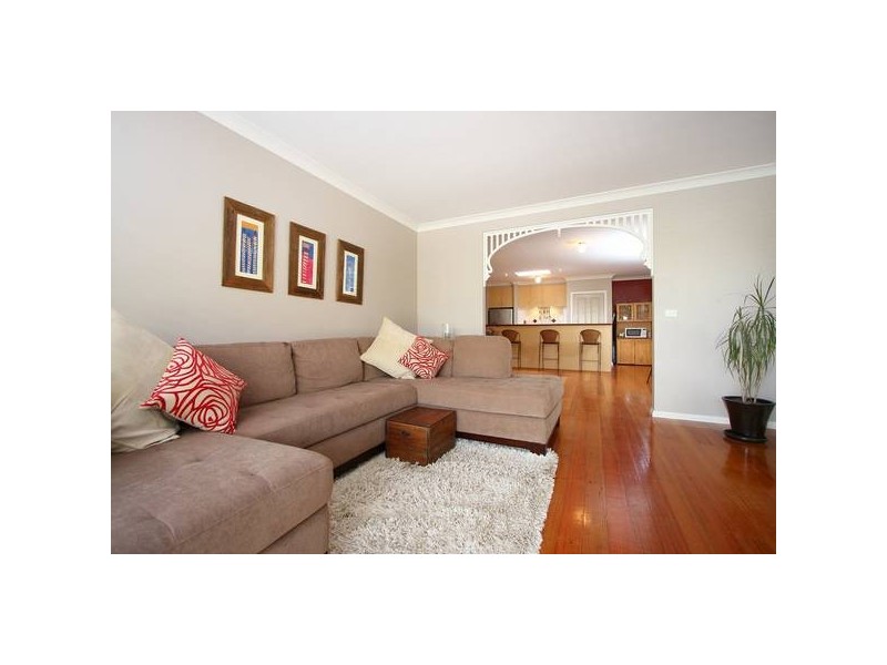 27 Caversham Terrace, Lynbrook VIC 3975