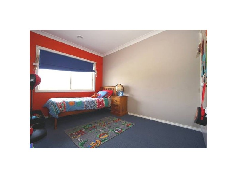 27 Caversham Terrace, Lynbrook VIC 3975