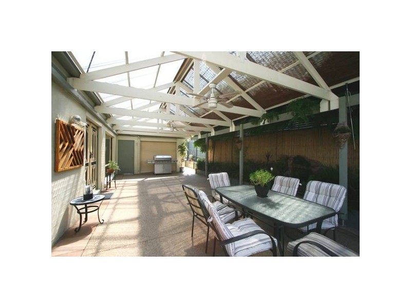 27 Caversham Terrace, Lynbrook VIC 3975