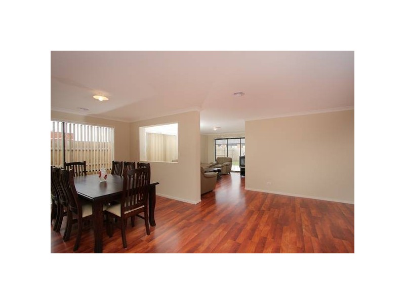 156 Paterson Drive, Lynbrook VIC 3975