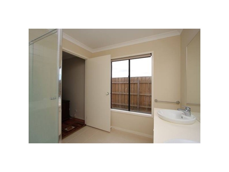 156 Paterson Drive, Lynbrook VIC 3975