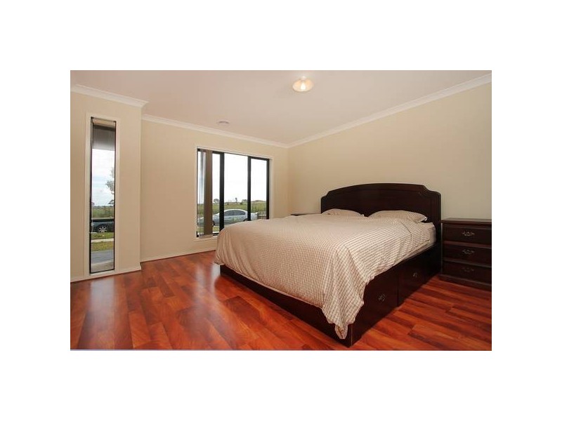 156 Paterson Drive, Lynbrook VIC 3975