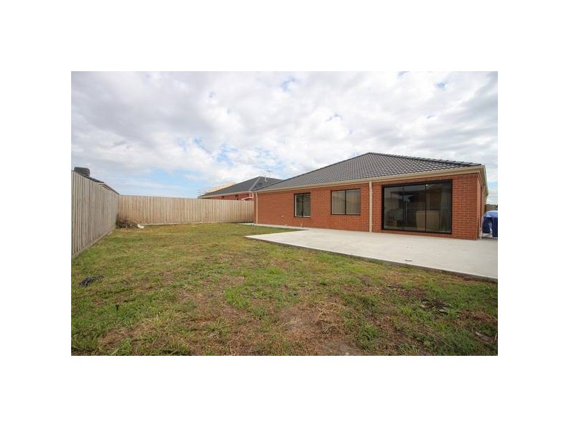 156 Paterson Drive, Lynbrook VIC 3975