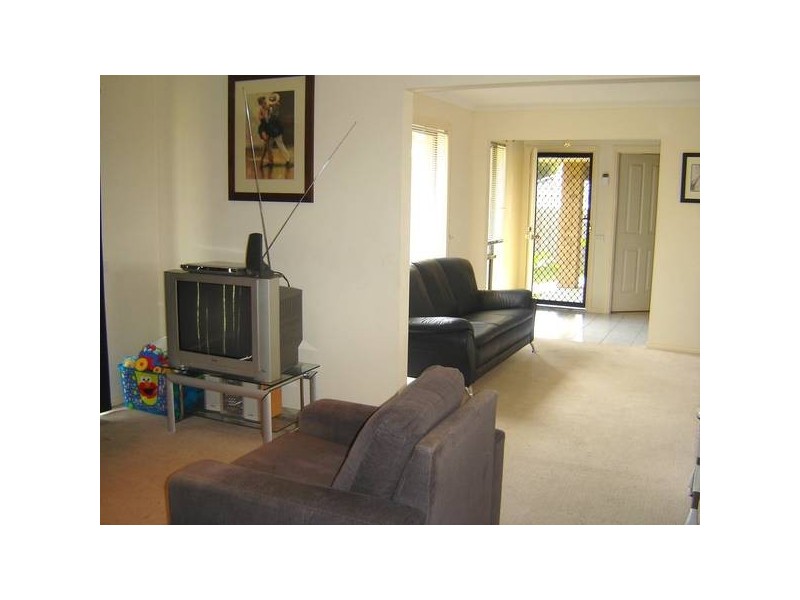 25 Dutton Close, Lynbrook VIC 3975