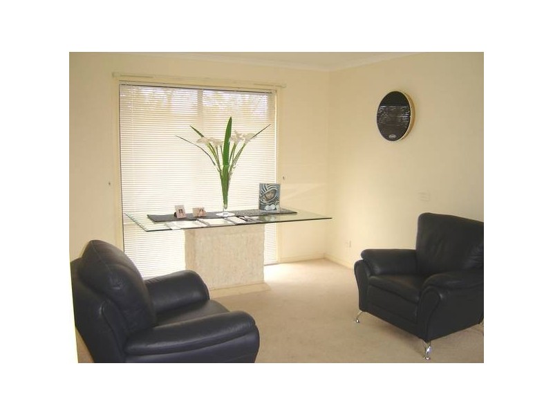 25 Dutton Close, Lynbrook VIC 3975