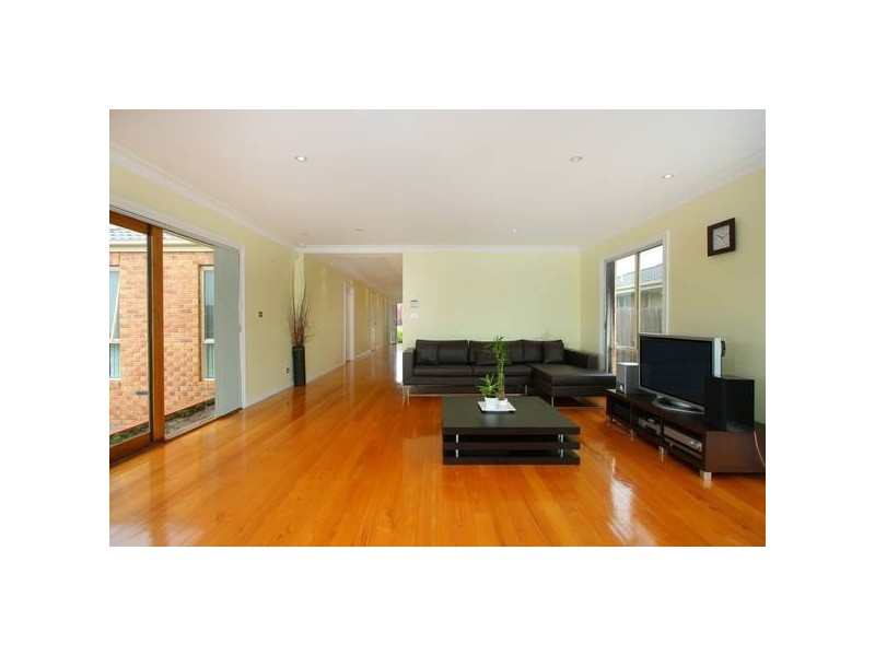 19 Eleanore Crescent, Hallam VIC 3803