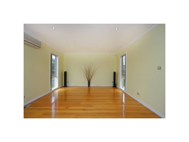 19 Eleanore Crescent, Hallam VIC 3803