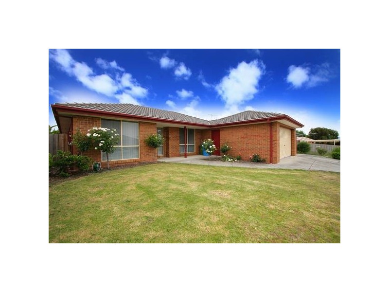 5 Ironbark Close, Hampton Park VIC 3976
