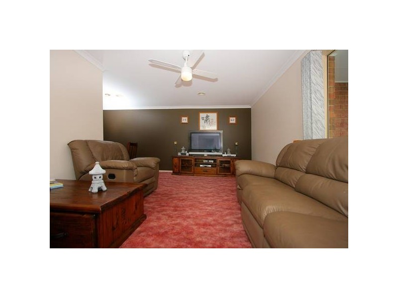 5 Ironbark Close, Hampton Park VIC 3976