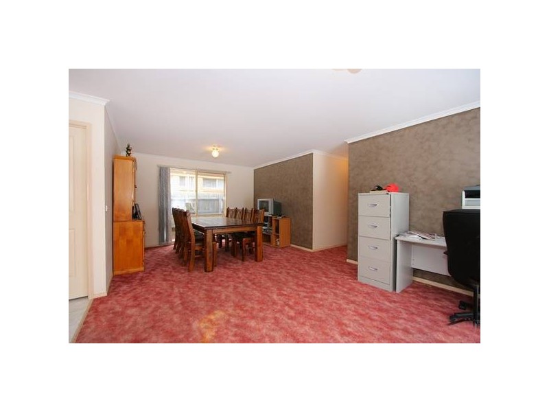 5 Ironbark Close, Hampton Park VIC 3976