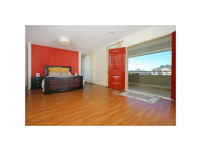 2 Tembie Rise, Lynbrook VIC 3975
