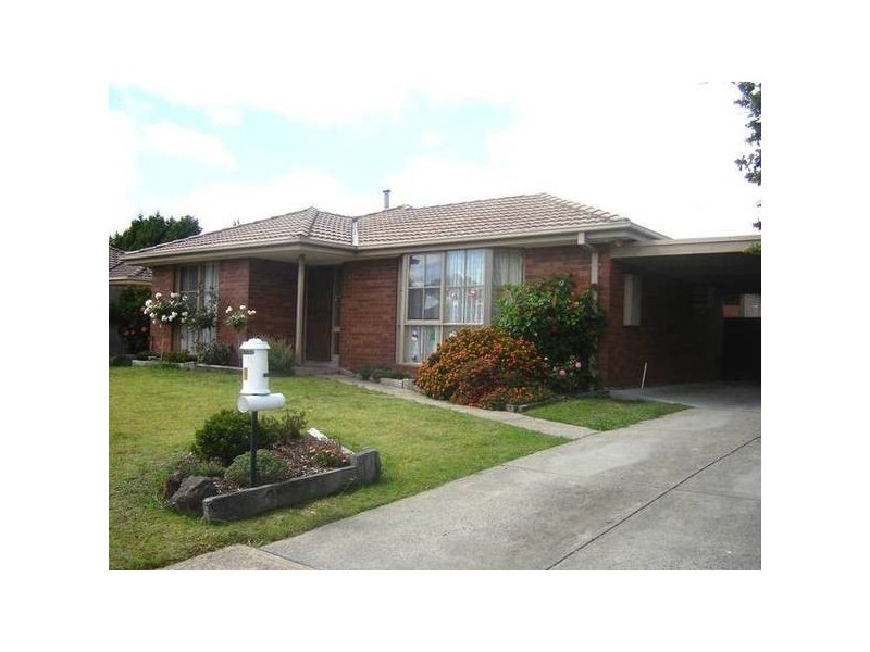 8 Princess Maria Place, Hampton Park VIC 3976