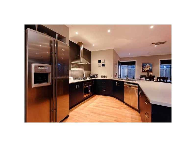 18 Alpine Heath Way, Lyndhurst VIC 3975