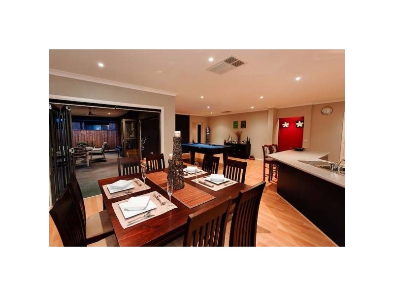 18 Alpine Heath Way, Lyndhurst VIC 3975