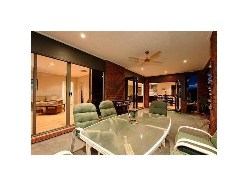 18 Alpine Heath Way, Lyndhurst VIC 3975