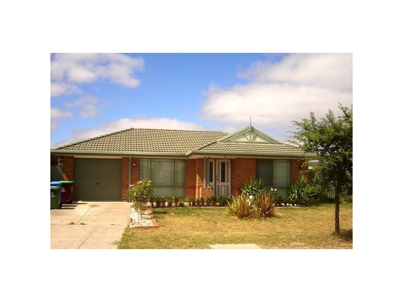 11 Macleod Way, Lynbrook VIC 3975