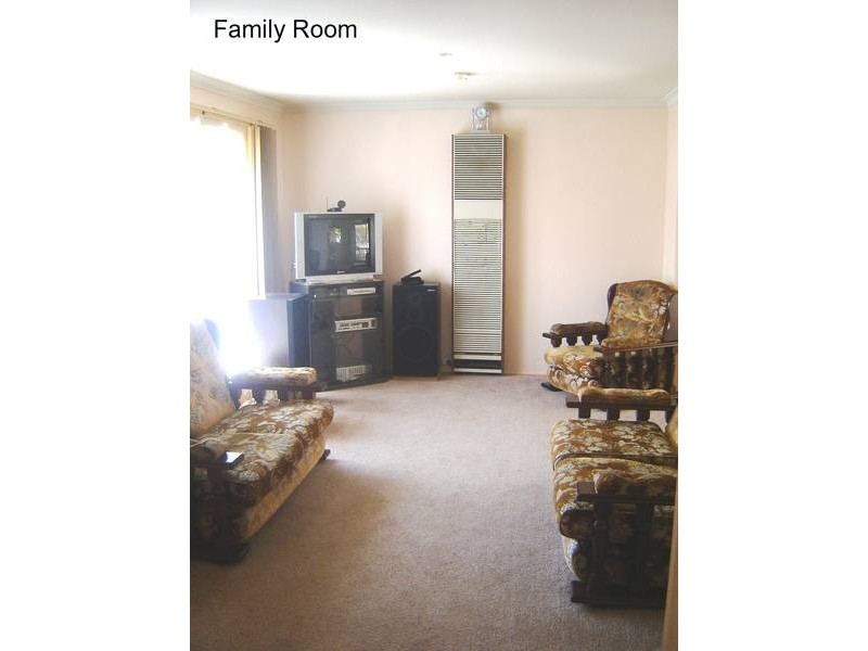 62 Somerville Road, Hampton Park VIC 3976