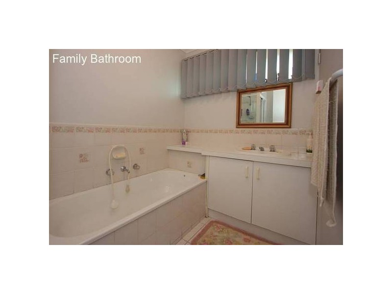 19 Jessica Drive, Hampton Park VIC 3976