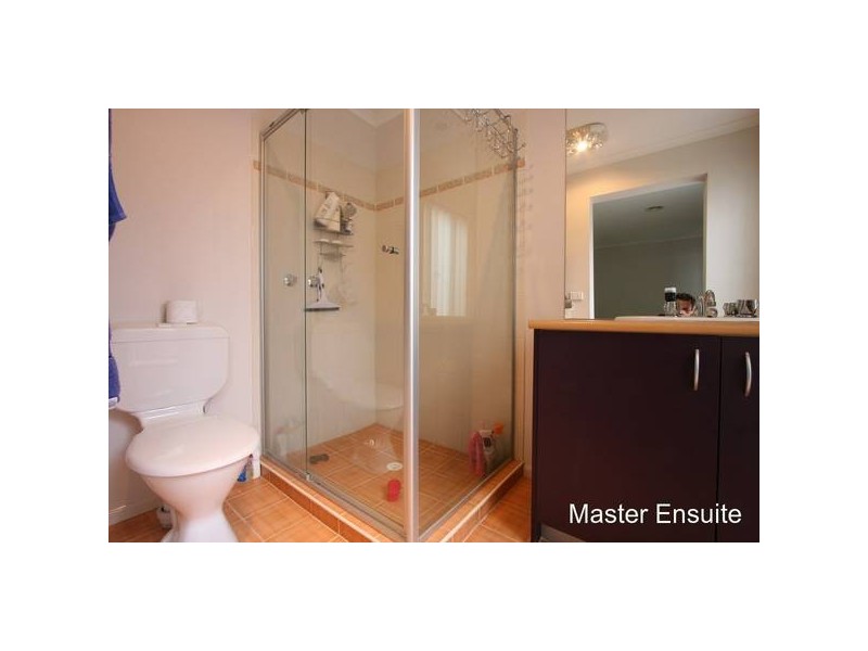 4 Carboni Crescent, Lynbrook VIC 3975