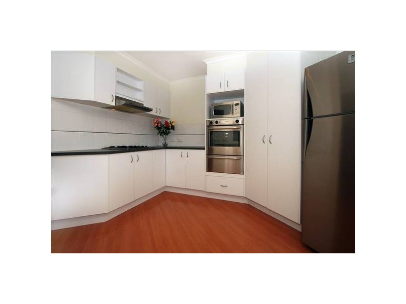 87 Hutchinson Drive, Lynbrook VIC 3975