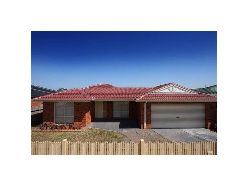 39 Oakland Drive, Hampton Park VIC 3976