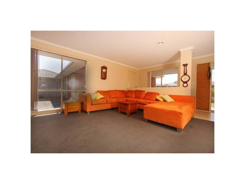 39 Oakland Drive, Hampton Park VIC 3976