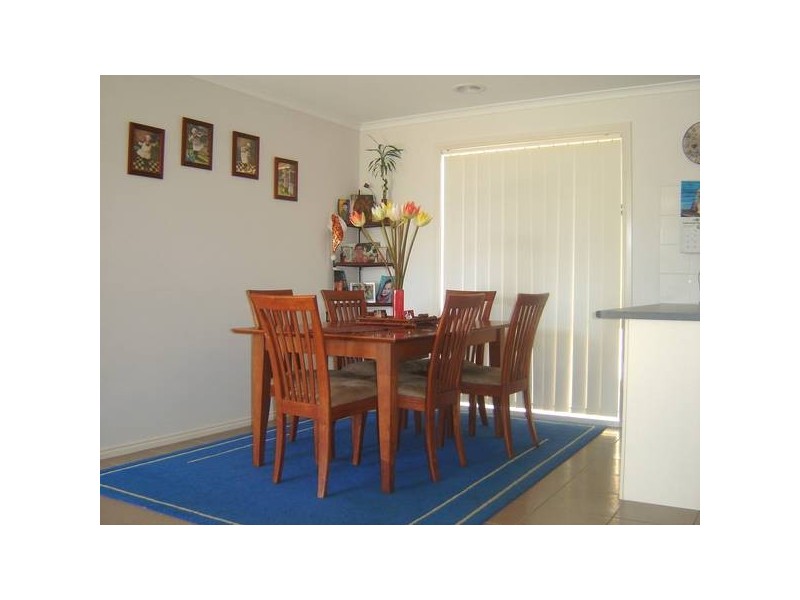 9 Tulip Grove, Cranbourne VIC 3977