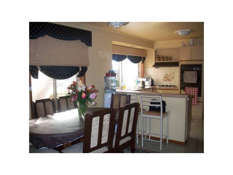 2 Cheshunt Drive, Hallam VIC 3803