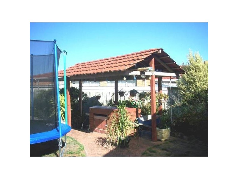 2 Cheshunt Drive, Hallam VIC 3803