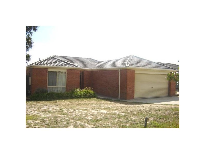 3 Durack Avenue, Lynbrook VIC 3975