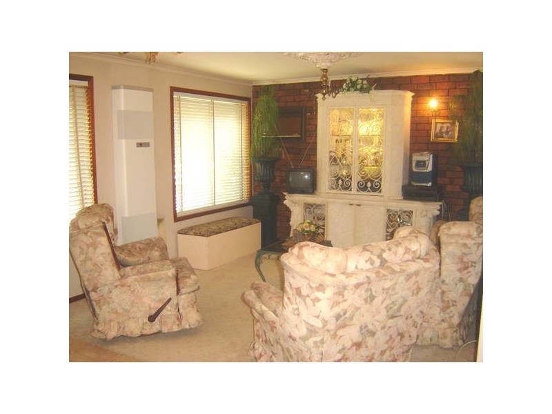 1 Hallam Road, Hampton Park VIC 3976