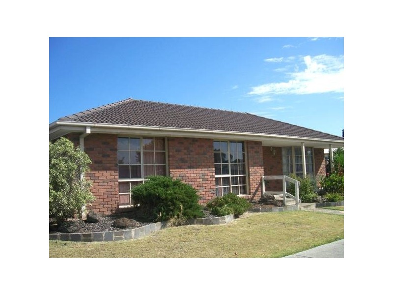 2 Kooyong Close, Hampton Park VIC 3976