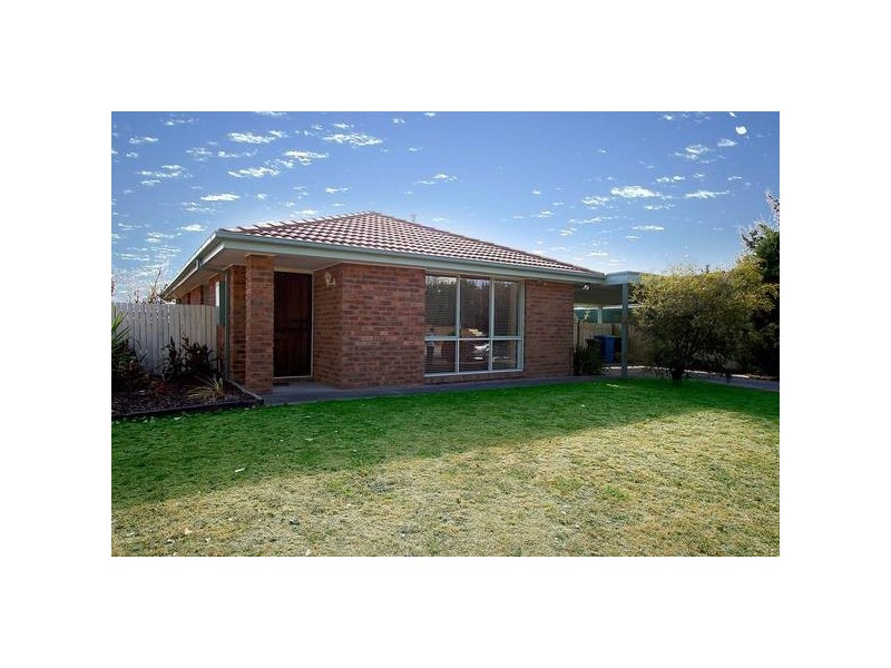 35 Blackwood Drive, Hampton Park VIC 3976
