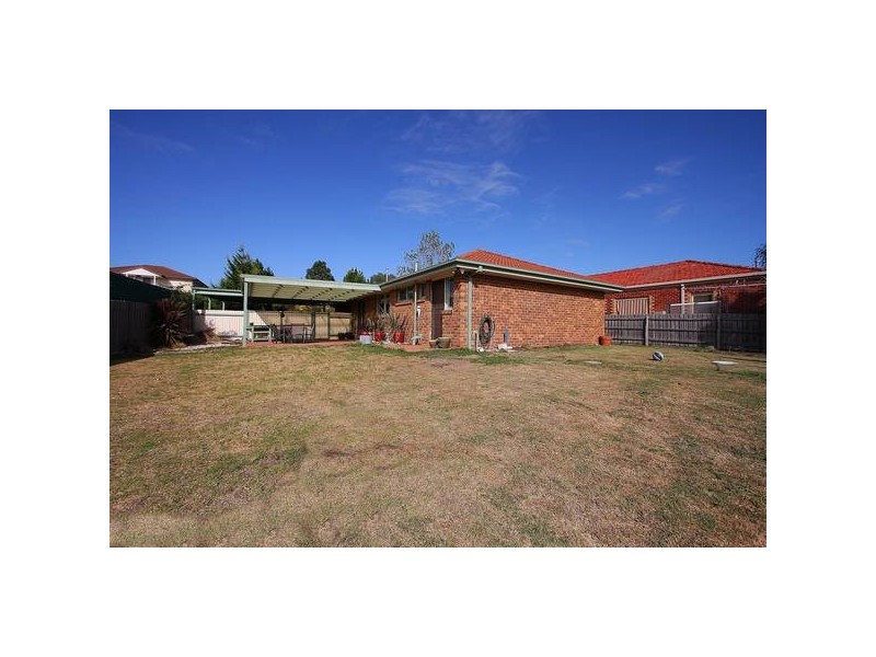 35 Blackwood Drive, Hampton Park VIC 3976