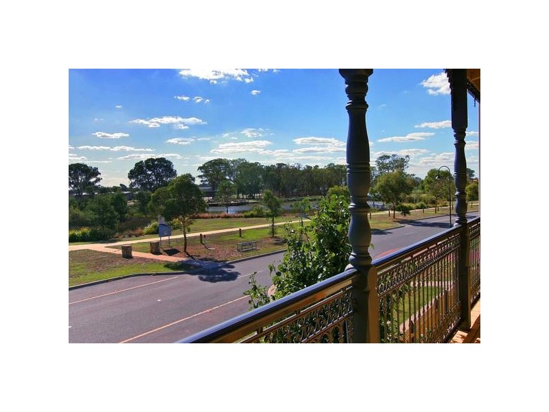 92 Paterson Drive, Lynbrook VIC 3975